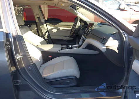 2019 Honda Accord Touring 2.0T из США, поврежденный, VIN 1HGCV2F9XKA024739